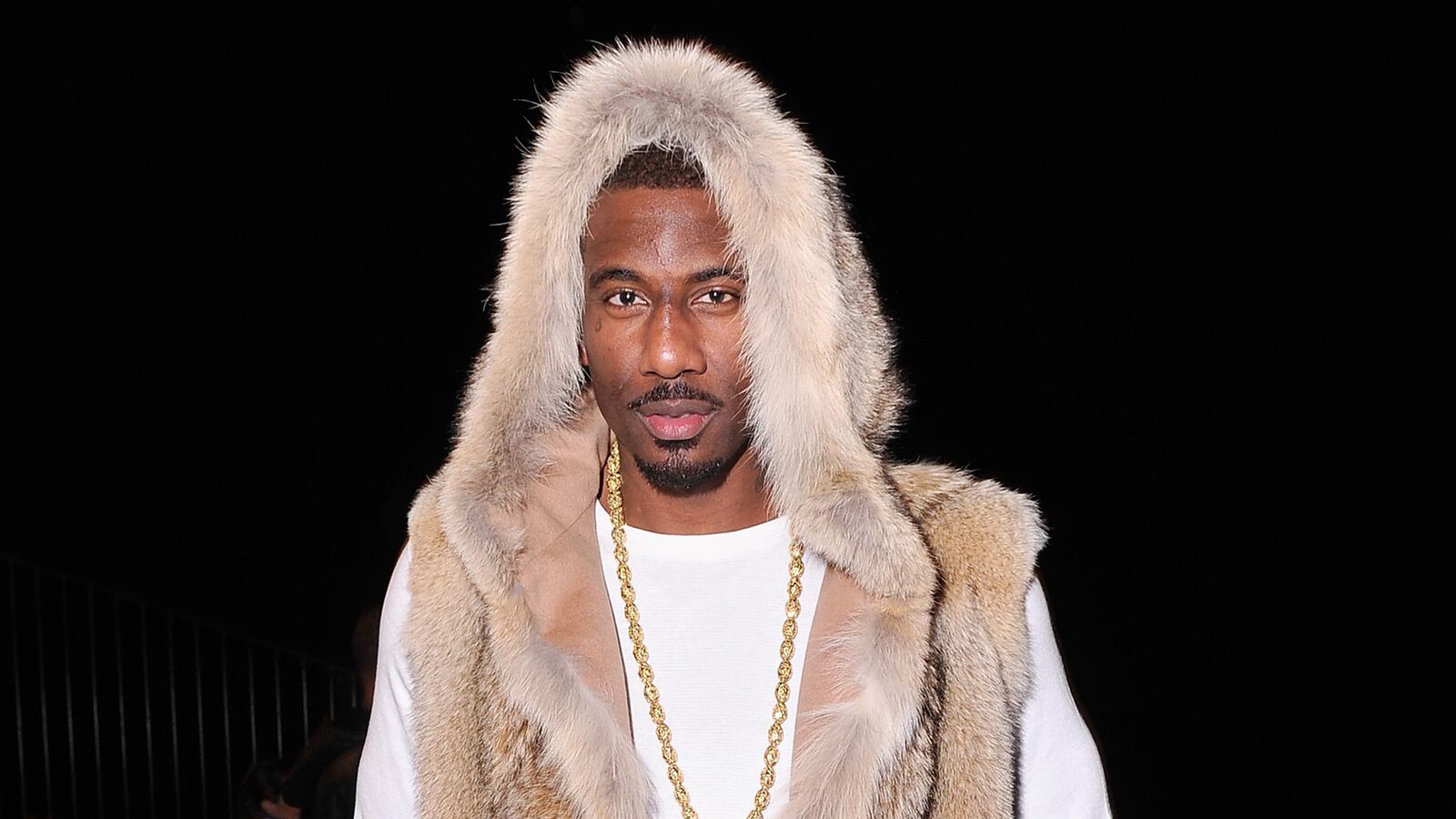 articles/2014/05/11/nba-style-full-court-dress/140425-bball-style-gal-tease_y0tdik