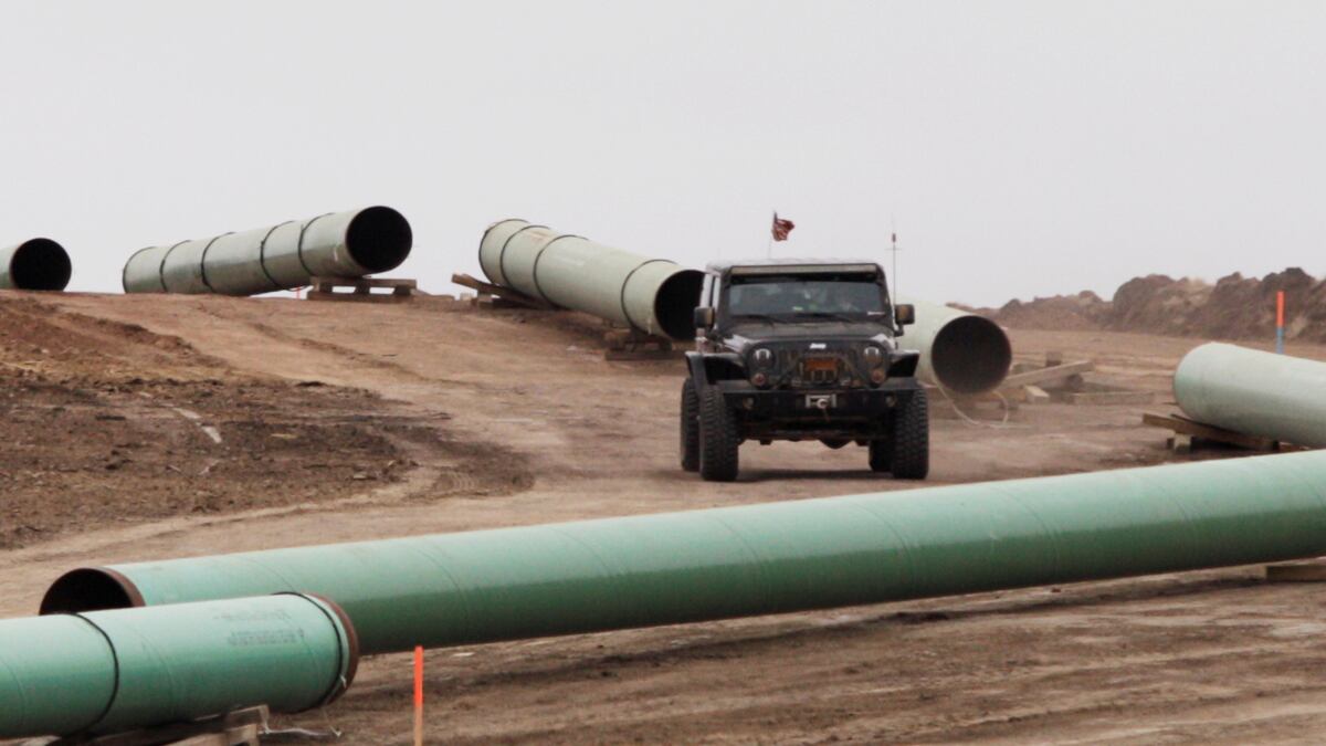 cheats/2017/02/01/north-dakota-access-army-corps-issues-last-pipeline-permit/170201-dakota-access-pipeline_iuh3du