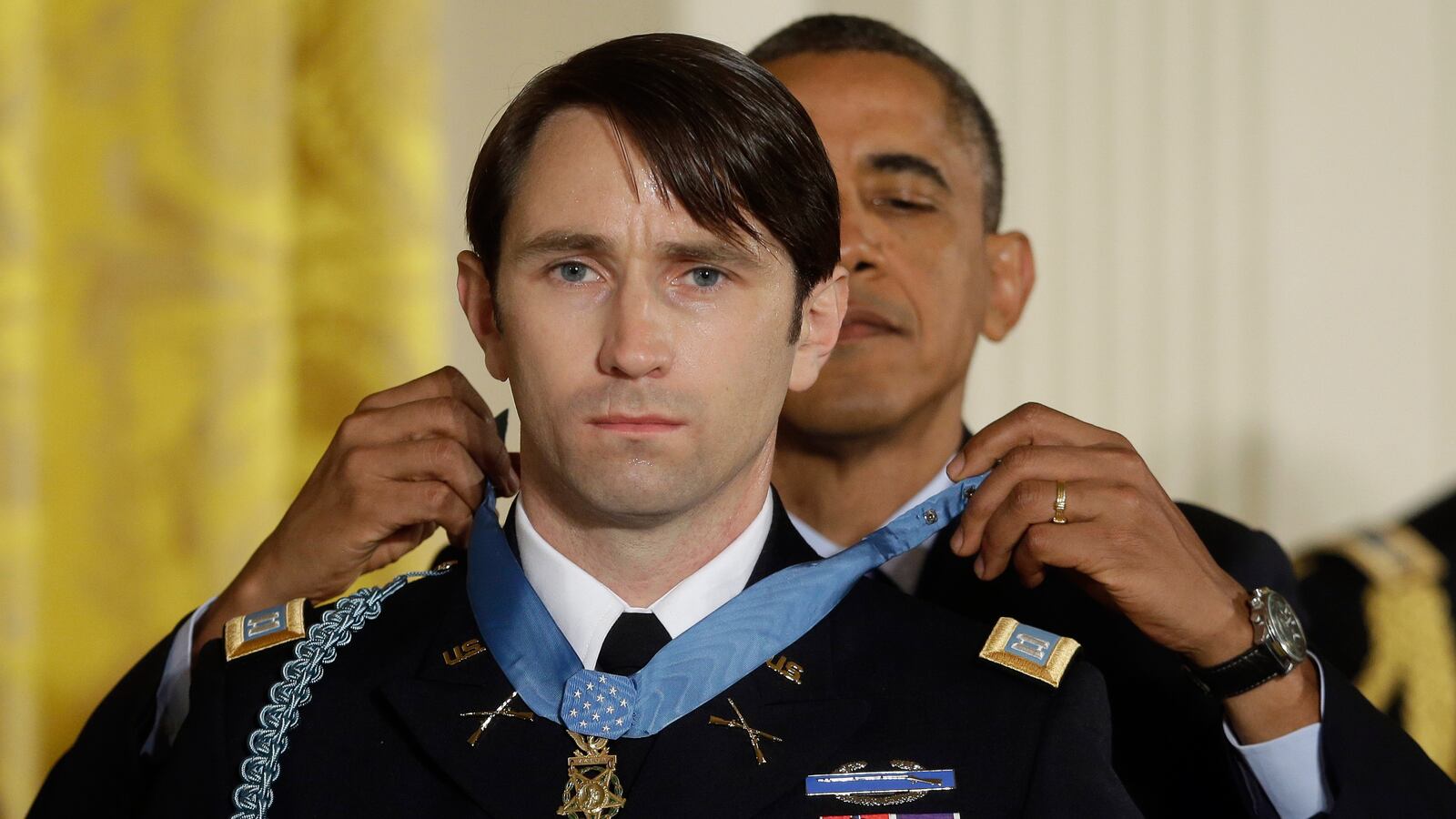 articles/2013/10/16/medal-of-honor-awardee-embodies-the-best-of-his-generation/131015-medal-honor-tease_cv2atn