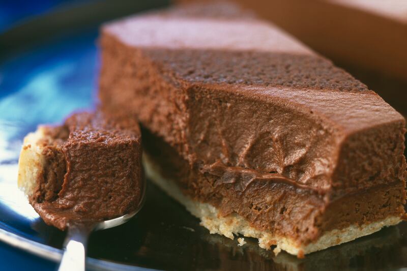 galleries/2012/11/26/bourbon-apple-pie-more-boozy-holiday-dessert-recipes-photos/baileys-chocolate-pie-booziest-holiday-recipes_owng04