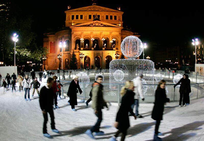 galleries/2008/12/12/ice-skating-around-the-world/ice-skating-rinks-3_sgjy4e