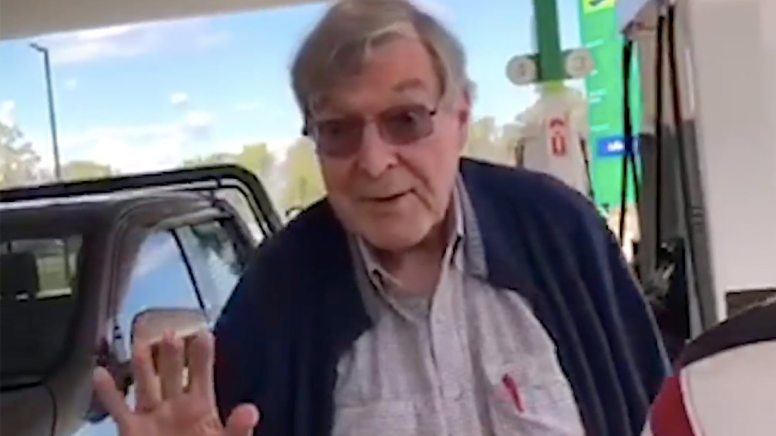 2020-04-08T052355Z_2080322817_MT1AAP000FOT6Q0_RTRMADP_3_GEORGE-PELL-RELEASE_u9ztct