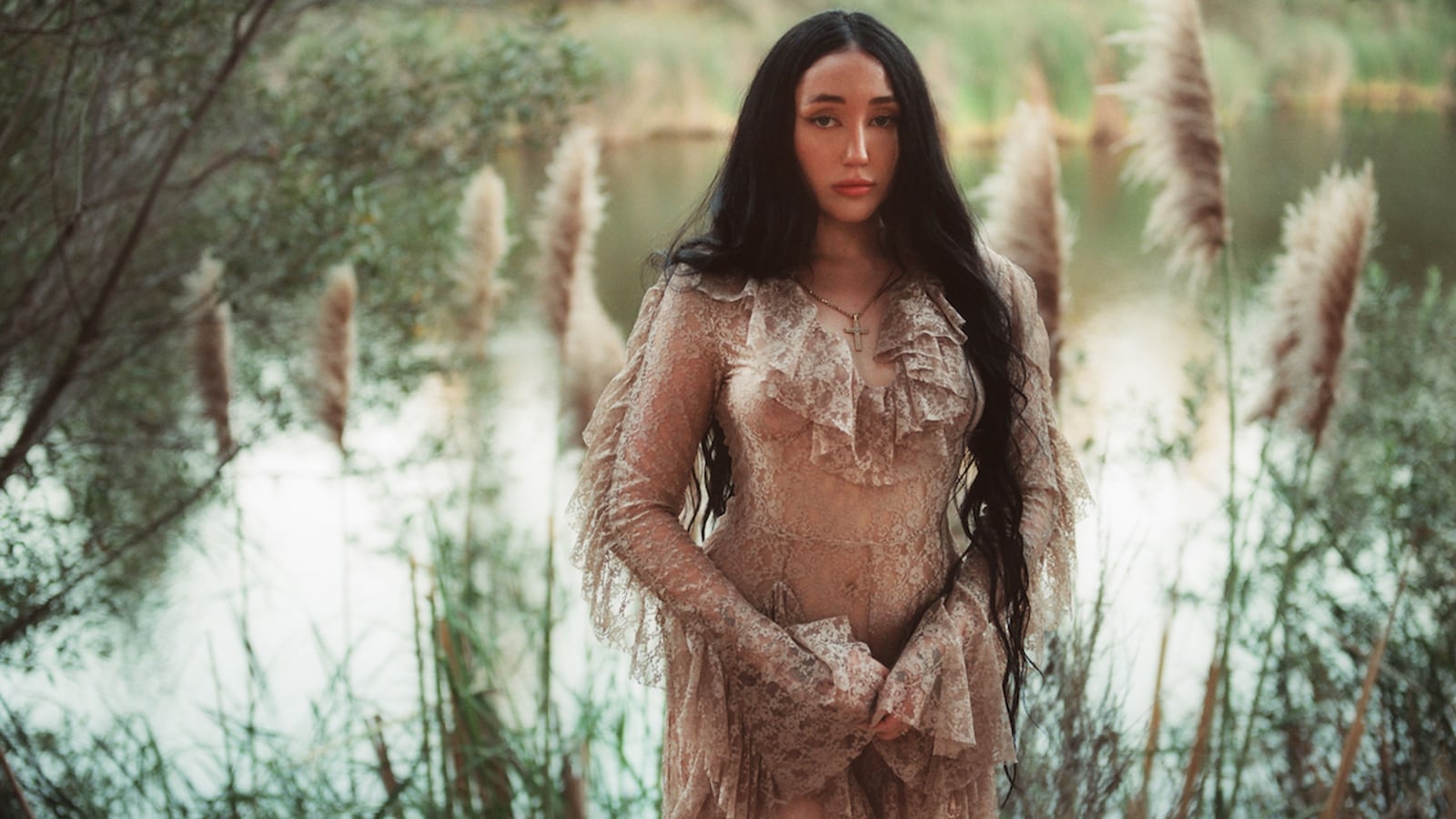 220915-Roth-Noah-Cyrus-tease_vn9hk3