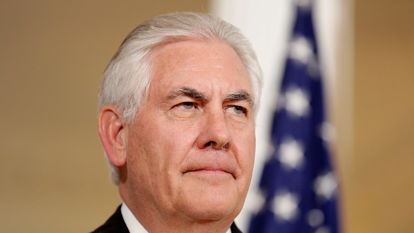 cheats/2017/04/11/tillerson-to-russia-pick-assad-or-u-s/170411-tillerson-russia_hytdld