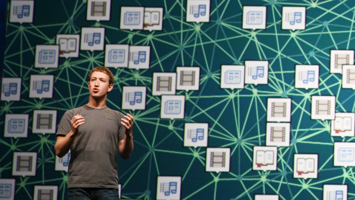 cheats/2011/12/19/social-media-sneaks-in-facial-recognition/mark-zuckerberg-harvard-lyons_ks5va3
