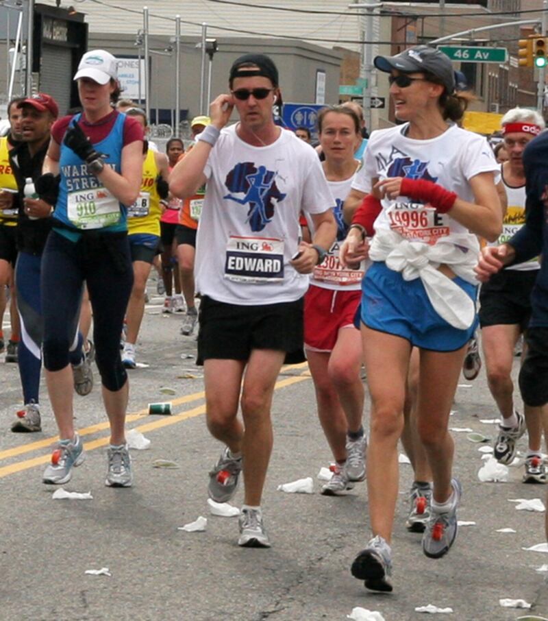 galleries/2010/11/04/15-celebrity-marathoners/celeb-marathoners---norton_knwhgx