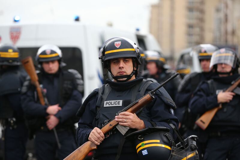 galleries/2015/01/09/scenes-from-france-s-hostage-standoffs-photos/150109-france-hostage7_mwxsau