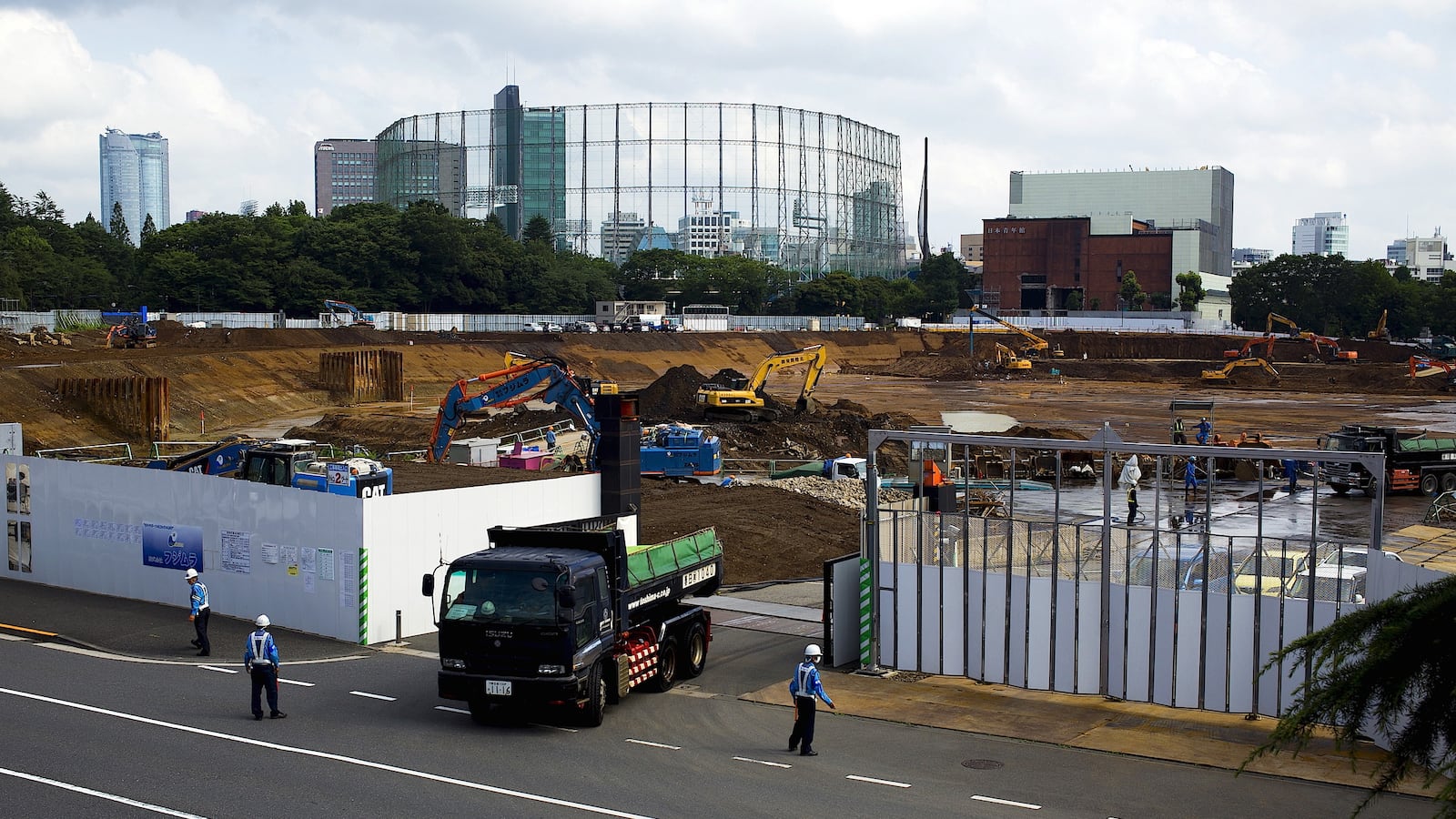 cheats/2015/07/17/japan-scraps-olympic-design/150717-japan-rugby-world-cup-cheat_equgxz