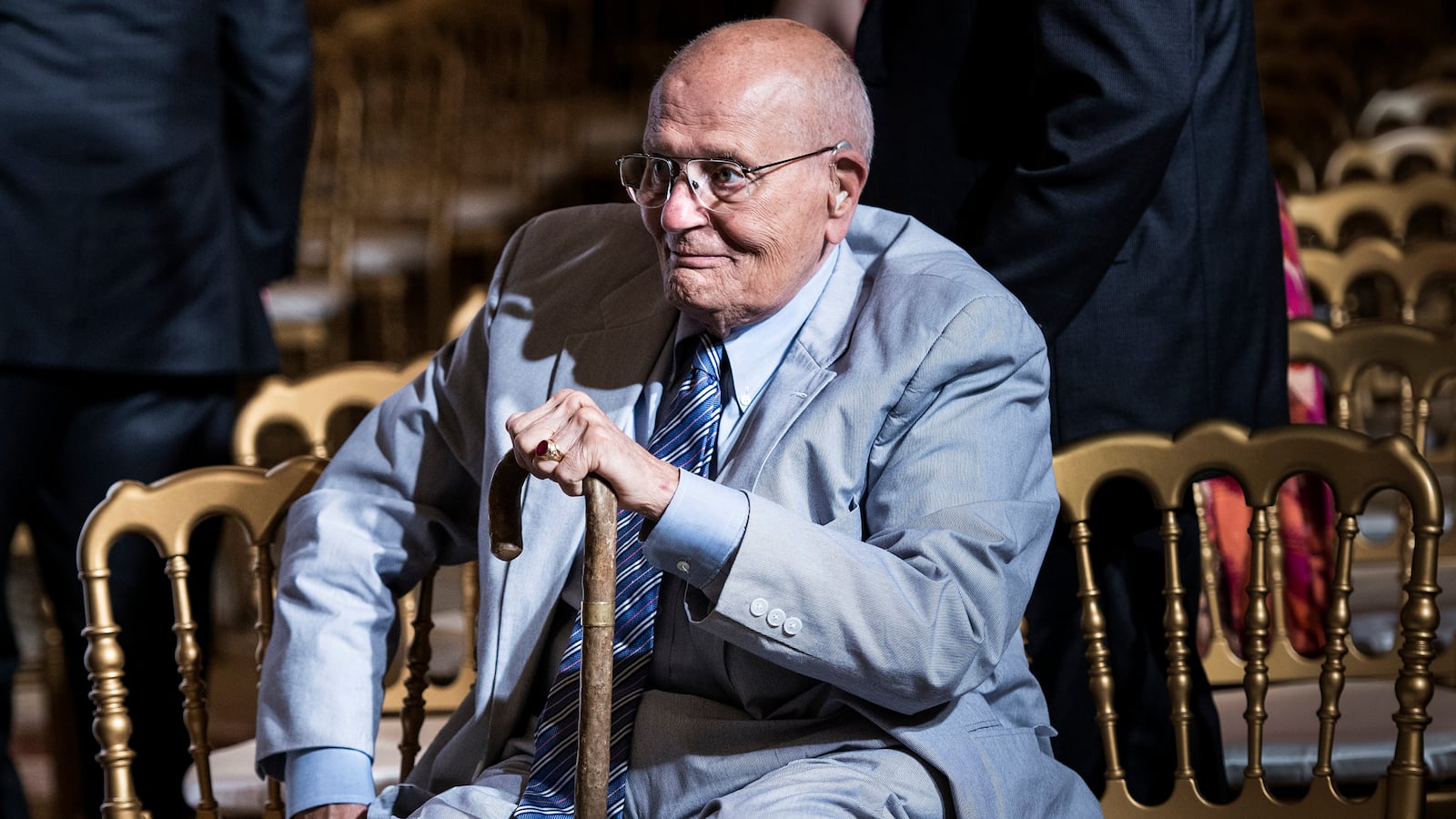 cheats/2014/02/24/longest-serving-u-s-rep-steps/140224-john-dingell-cheat_tnldkc