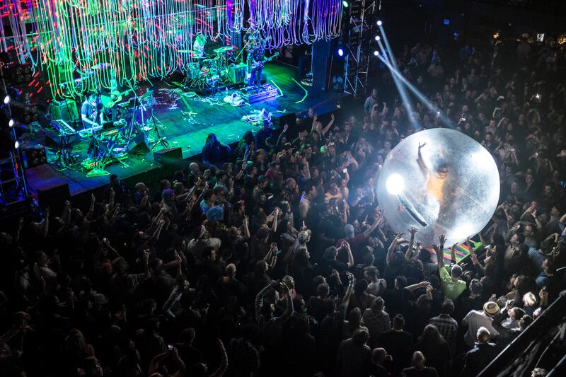 galleries/2015/03/18/you-wish-you-were-here-a-sxsw-gallery/150318-sxsw-01_n4bamx