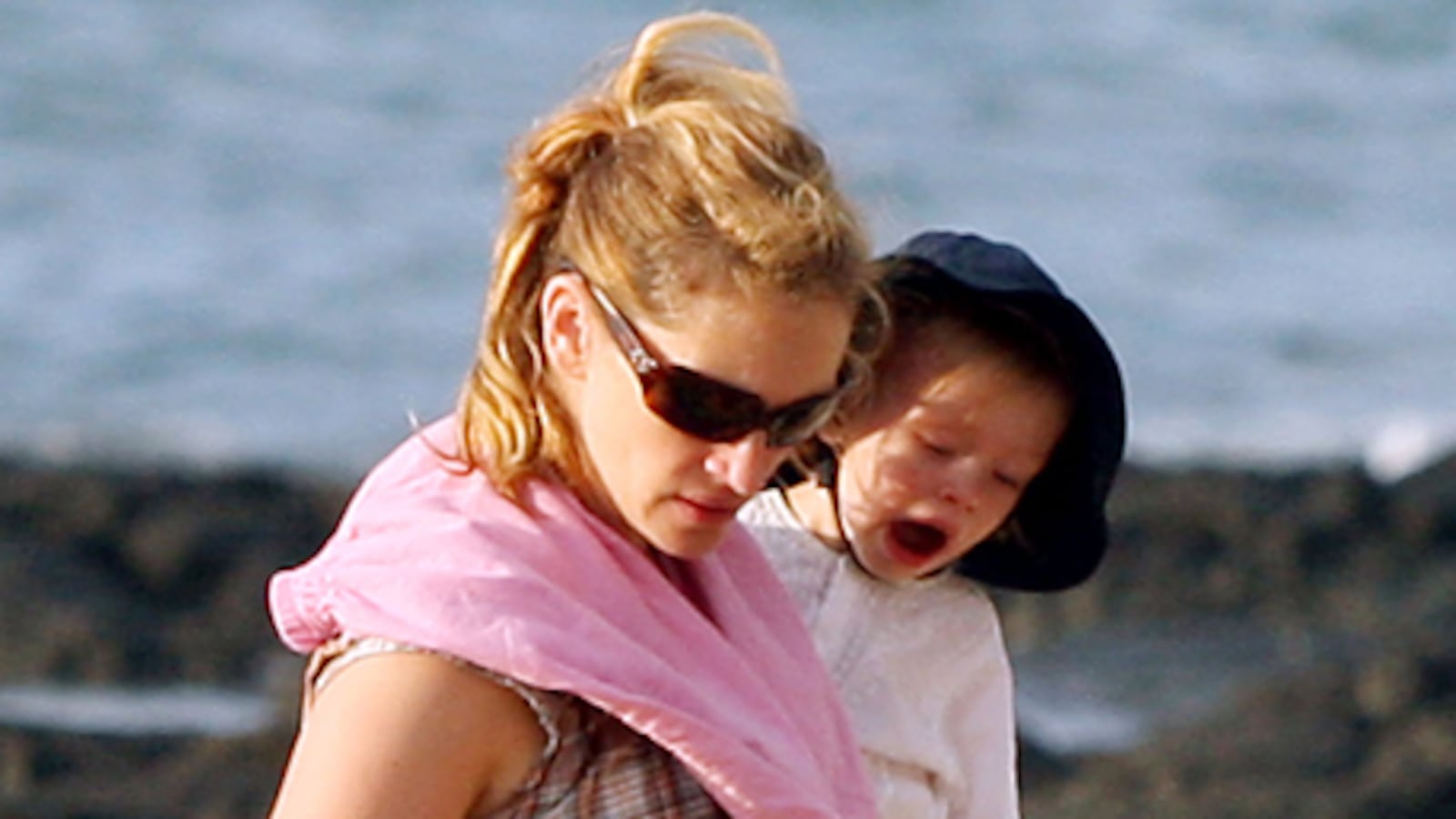 galleries/2011/04/07/henry-hollywood-s-hottest-baby-name/satran-names-henry---julia-roberts_owcyny
