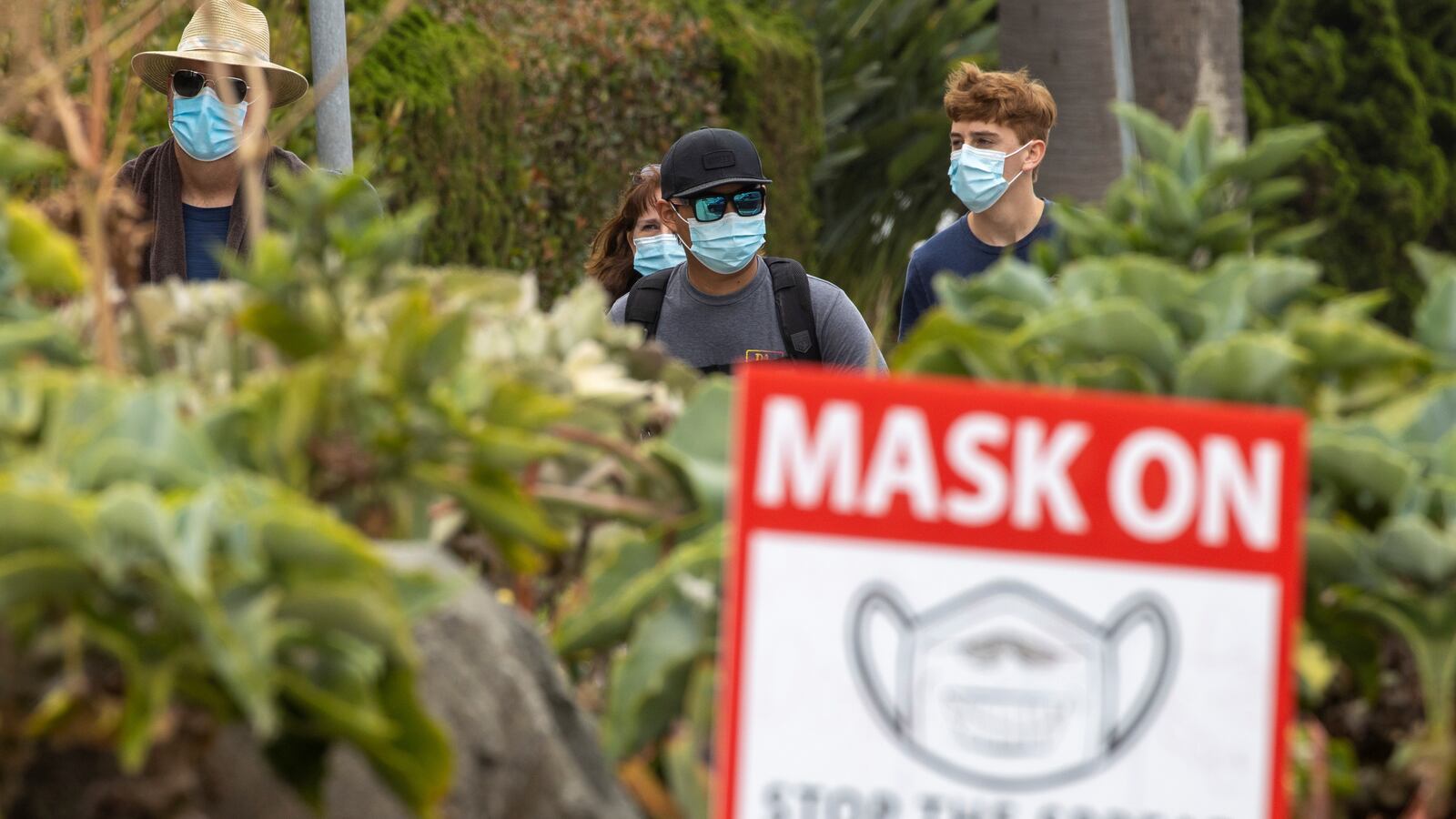 2020-07-30T223430Z_1260535324_RC2Y3I93J3CQ_RTRMADP_3_HEALTH-CORONAVIRUS-USA-CALIFORNIA_yjwntq