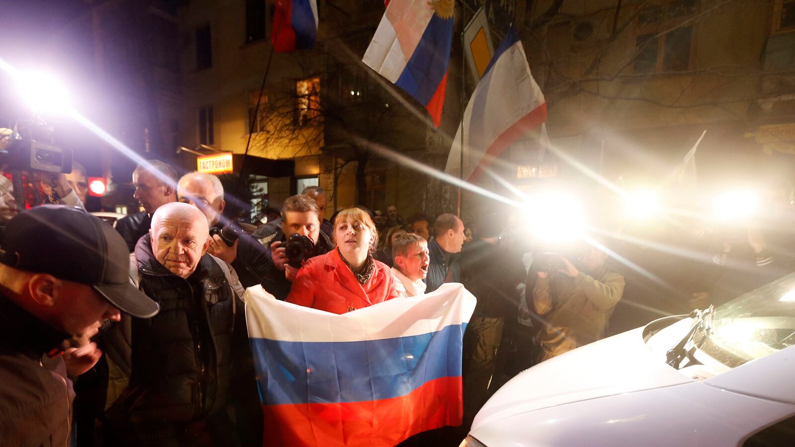 cheats/2014/03/06/crimean-mps-vote-to-join-russia/140306-crimea-vote-cheat_zhyp7l