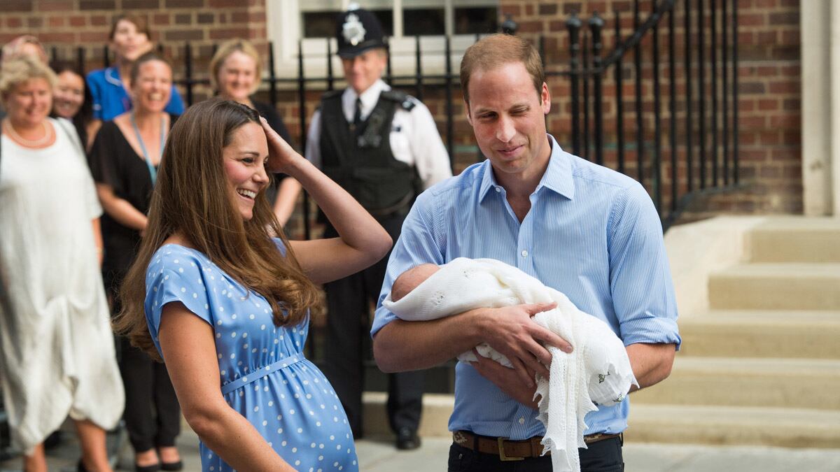 articles/2013/07/24/kate-s-unabashed-baby-belly-busts-the-last-taboo-of-pregnancy/kate-baby-belly_fvy00o