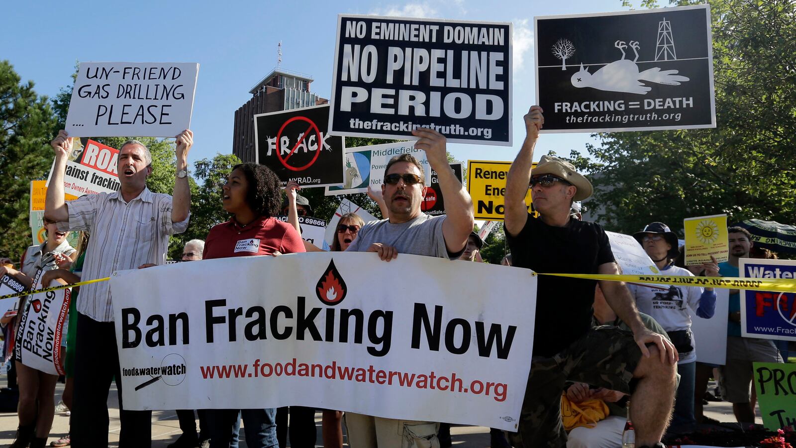 cheats/2014/01/05/states-admit-fracking-pollution/140105-fracking-cheat_j2ofem