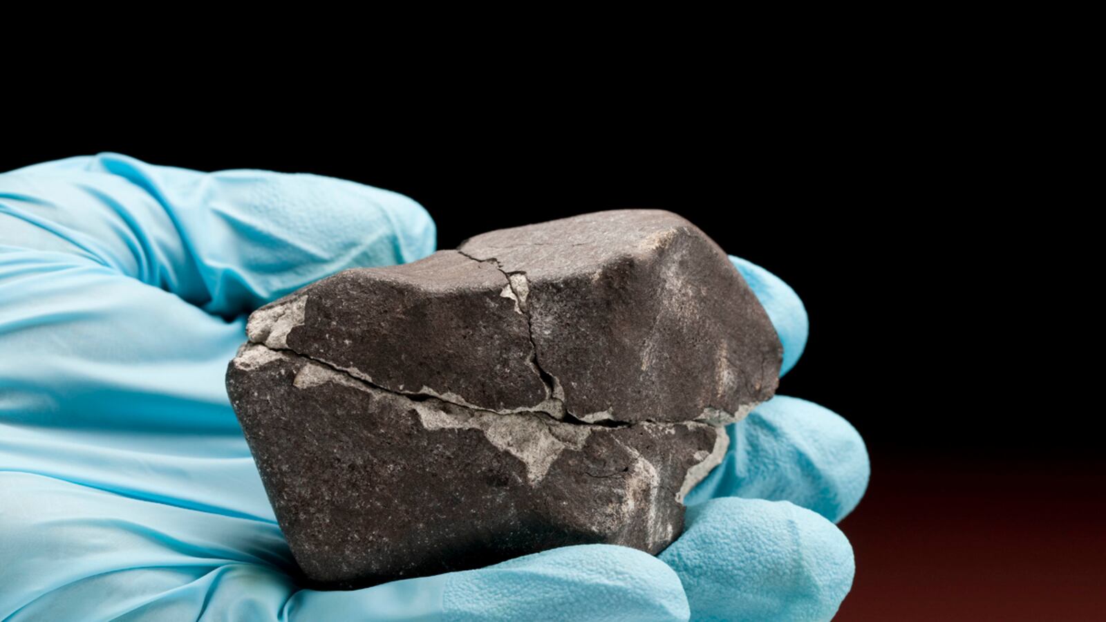 cheats/2011/10/10/meteorite-crashes-into-paris-home/meteorite-cheat_dnhzsn