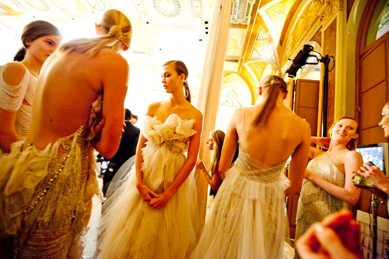 galleries/2011/09/14/marchesa-spring-summer-2012-new-york-fashion-week-backstage-photos/marchesa-kevin-tachman-7_neulyv