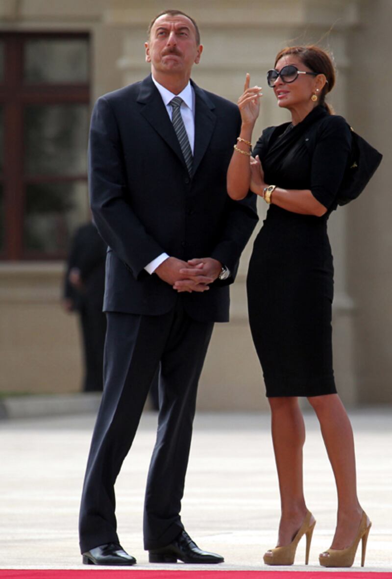galleries/2010/10/26/first-lady-heels/first-lady-heels---mehriban-aliyeva_sjhvhd