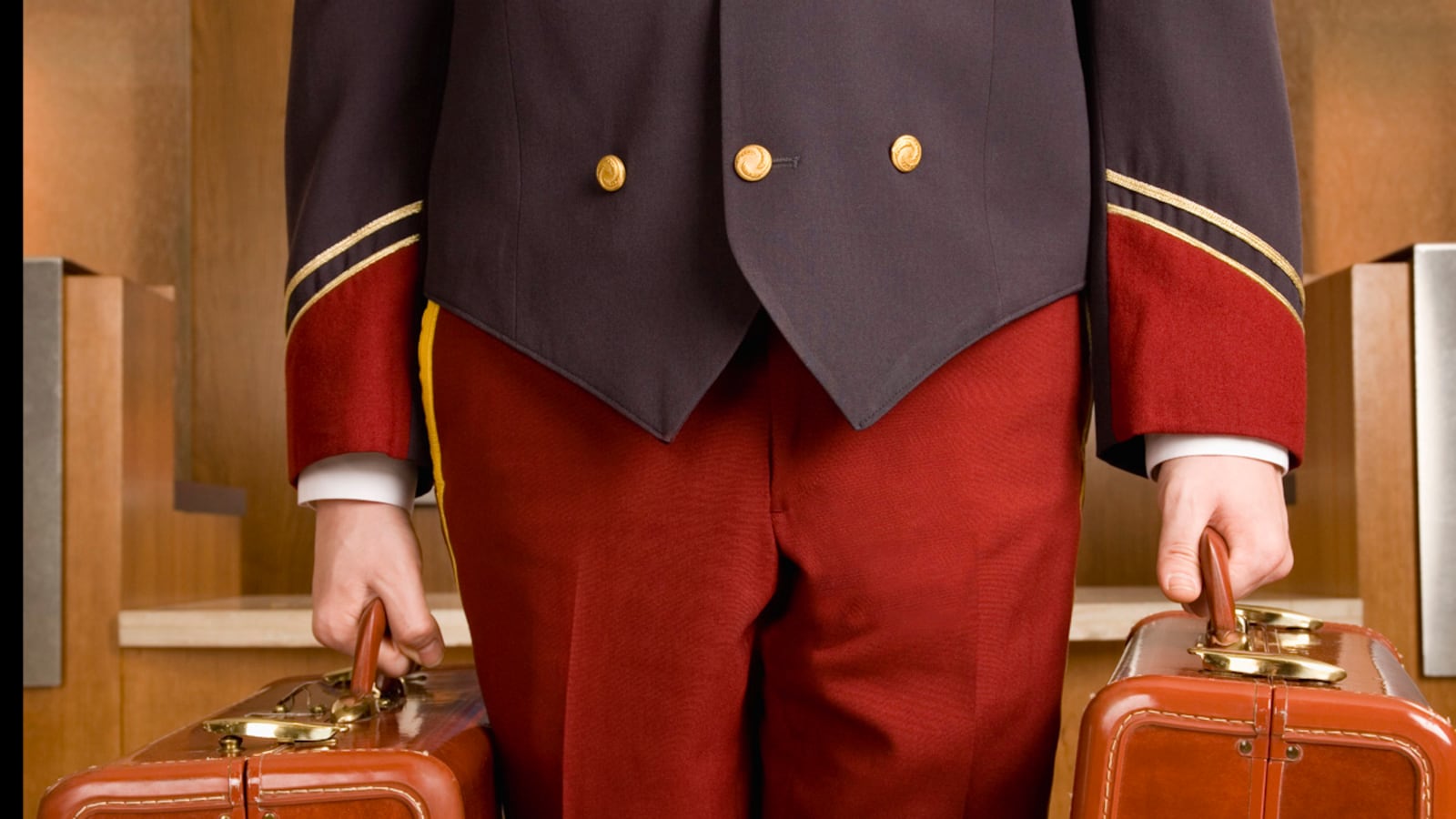 articles/2012/08/22/12-hotel-secrets-by-hotel-staffs-from-minibar-refills-to-ritz-carlton-largesse/hotel-staff-secrets-haglage_kyhh9h