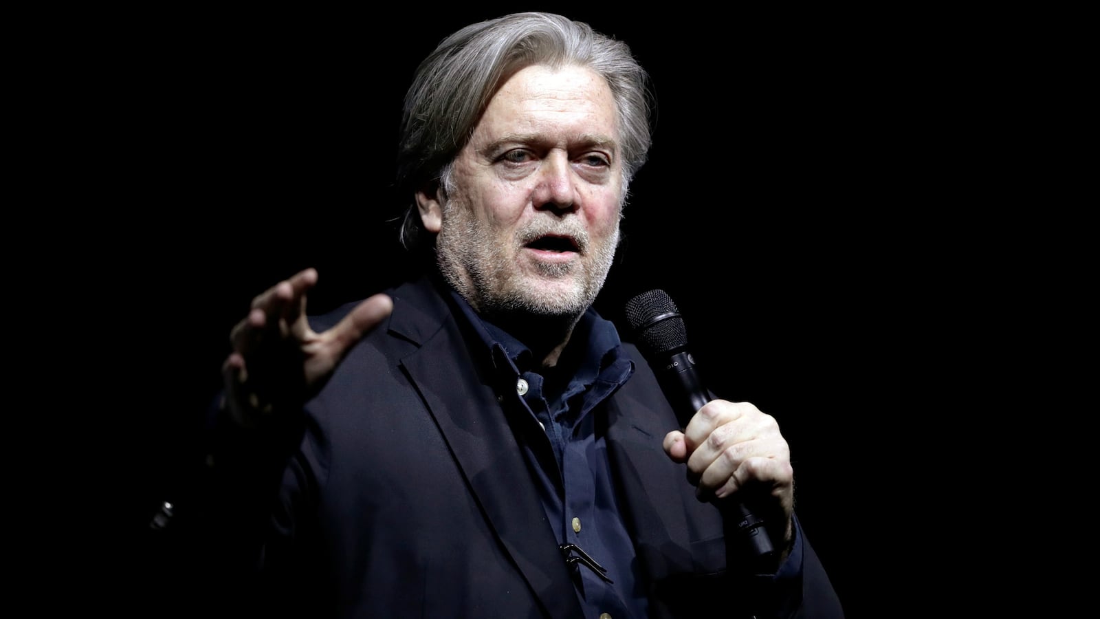 180903-bannon-new-yorker-festival-cheat_gjvvoh