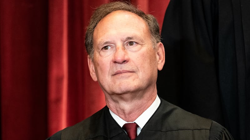 Justice Samuel Alito will not retire from the supreme court.