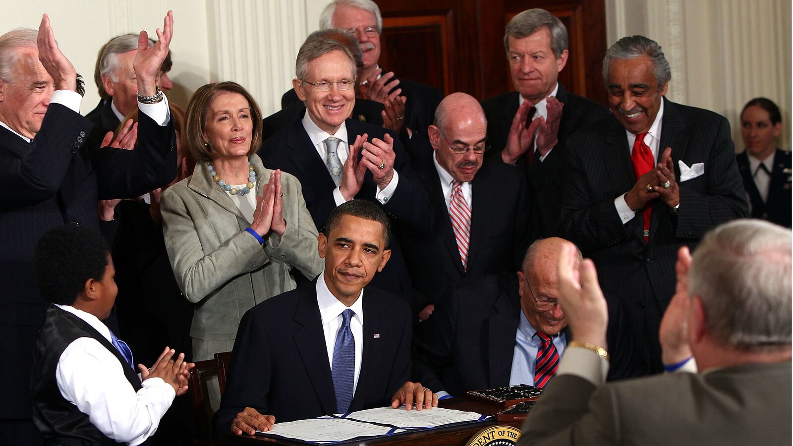 articles/2012/02/04/after-the-gop-fails-to-repeal-obamacare/obamacare-signing_izmkpk