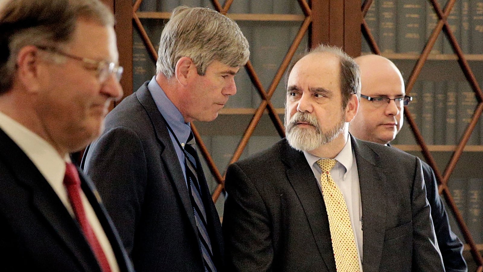 cheats/2014/06/26/top-veterans-affairs-officials-resign/140626-va-resig-jesse-cheat_agc8vb