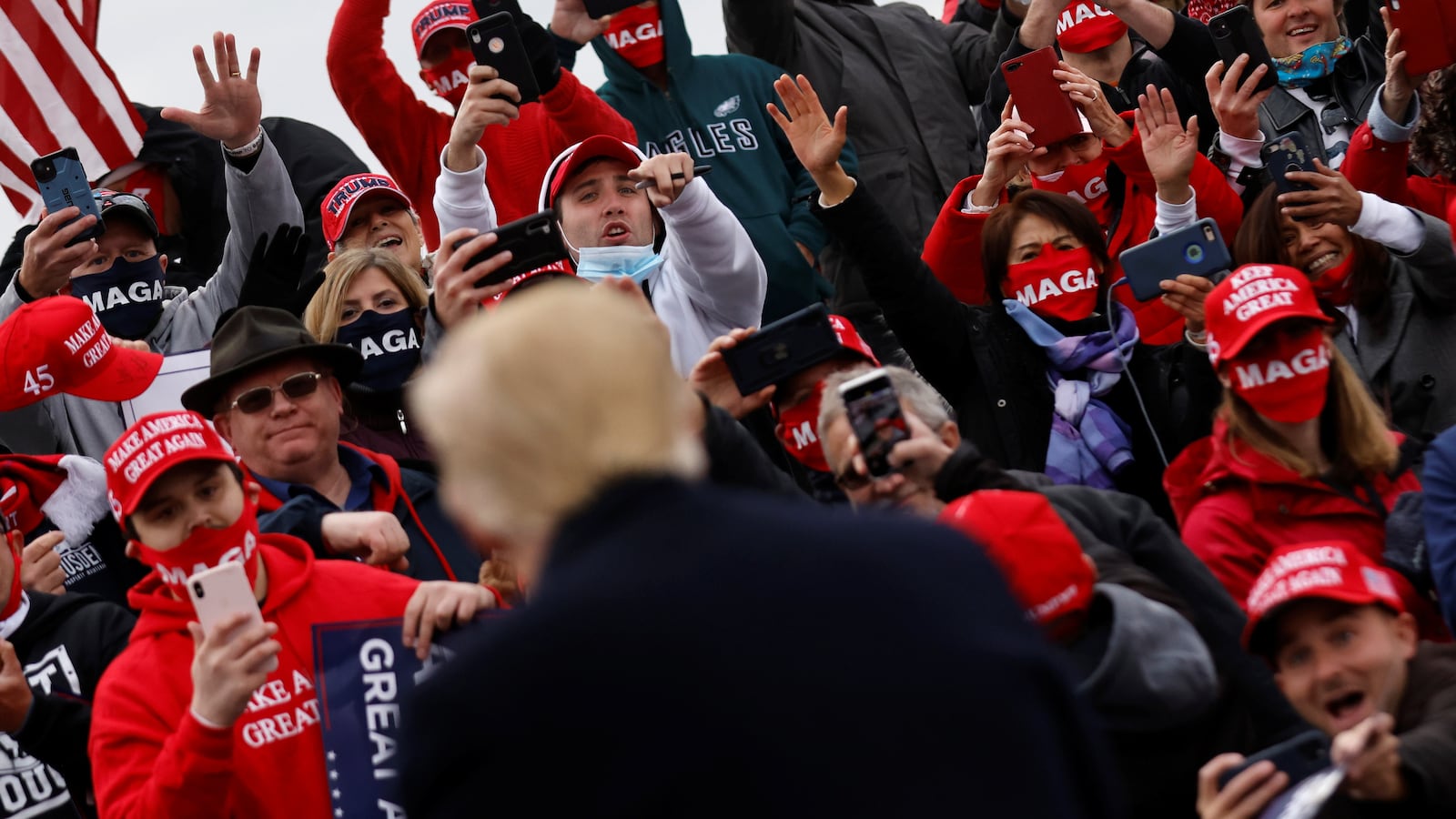 2020-10-31T225337Z_395085425_RC2YTJ9YWI4U_RTRMADP_3_USA-ELECTION-TRUMP_ydbn5b