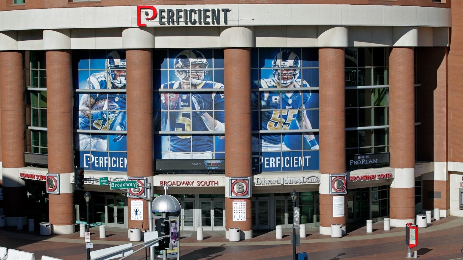 cheats/2017/04/12/st-louis-sues-nfl-over-rams-relocation/170412-st.-louis-sues-nfl-cheat_tryihy