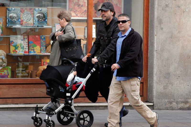 galleries/2011/12/19/most-influential-celebrity-kids-photos/leo-bardem-celebrity-power-babies_r7zmad