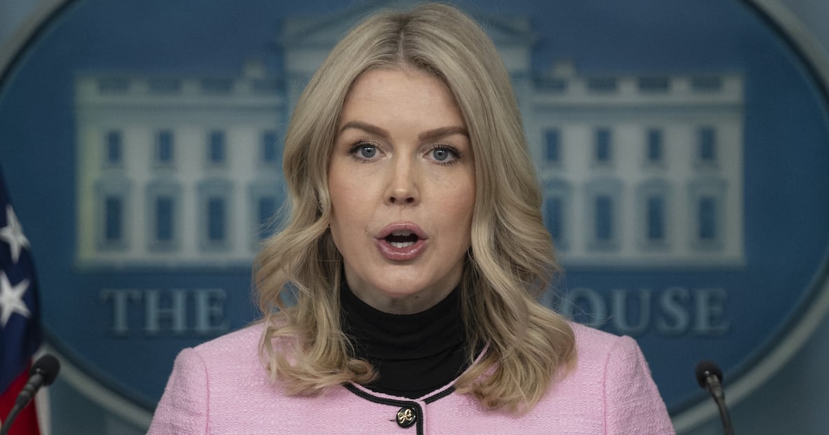 Karoline Leavitt teilt schockierend gegen ICE-Schießopfer aus