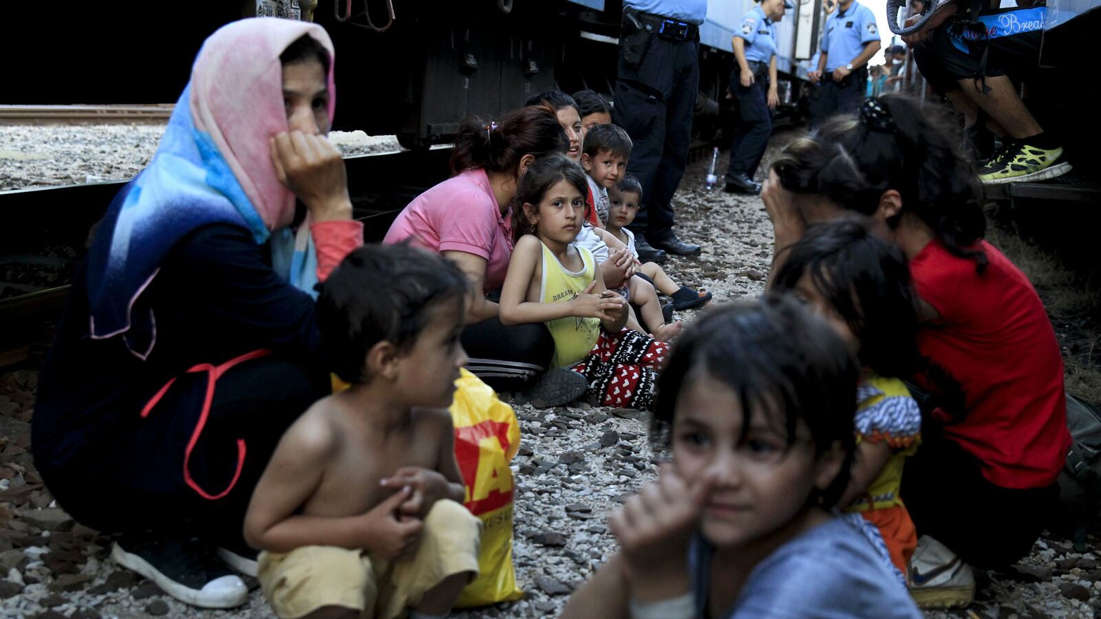 cheats/2015/09/19/hungary-to-speed-up-border-fence/150919-refugee-cheat_f0sv8l