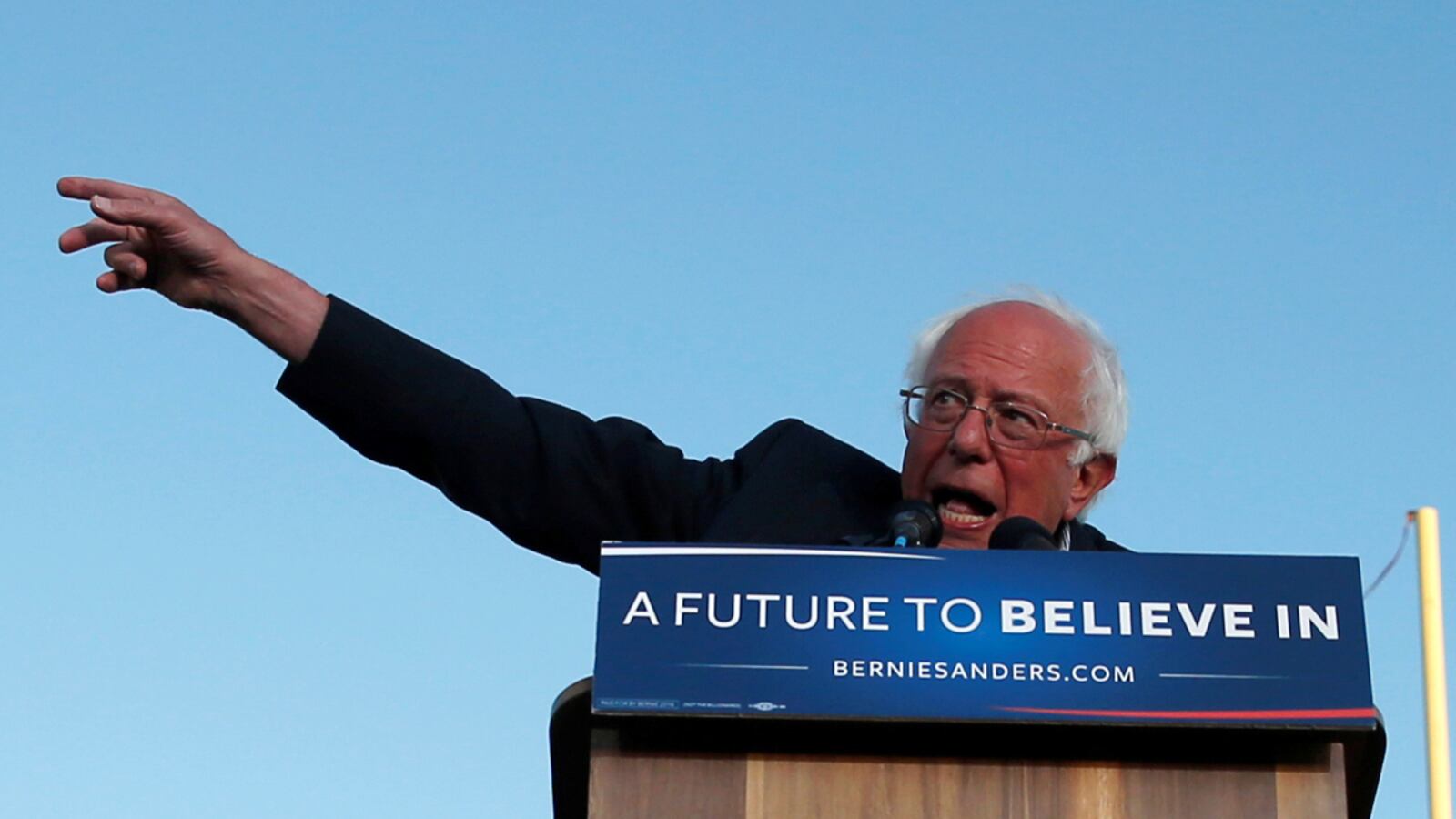 cheats/2016/05/24/sanders-dnc-convention-may-be-messy/160524-bernie-sanders-cheat_o4ukge