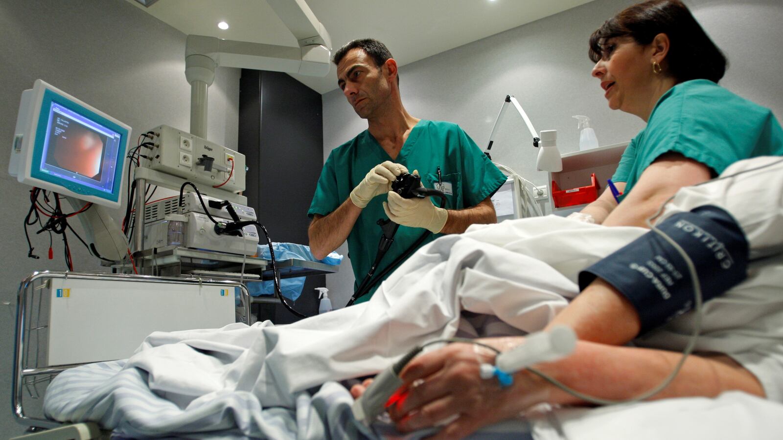 2021-05-17T000000Z_1596035192_RC2QHN9JCNJF_RTRMADP_3_HEALTH-CANCER-COLORECTAL_c2nxuj