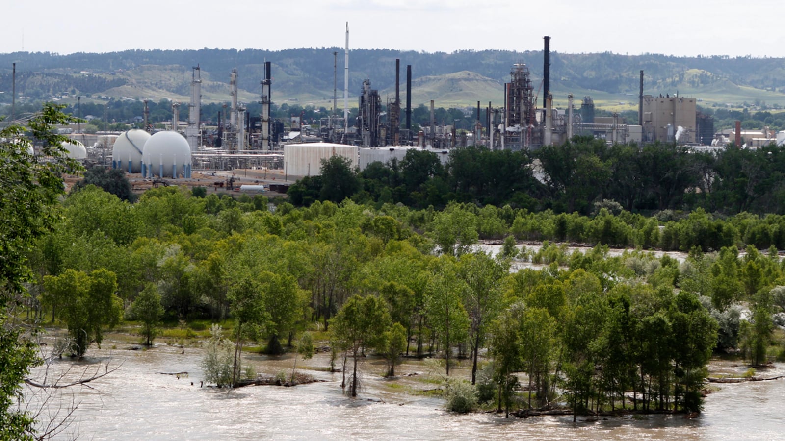 cheats/2011/07/09/montana-gov-exxon-misled-us/yellowstone-river-montana-oil-spill-cheat_vibcev