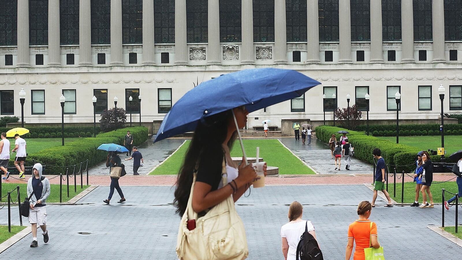 cheats/2013/07/26/college-enrollment-dips-as-economy-strengthens/130726-college-enrollment-down-cheat_gpnrmv