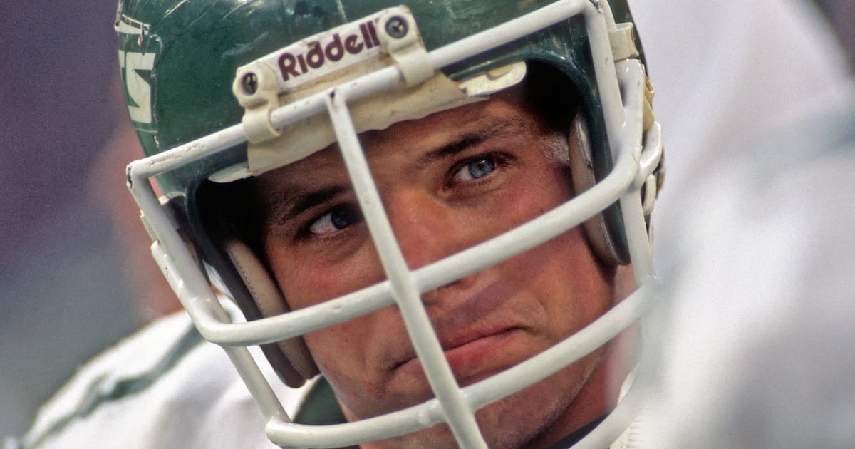 Felon Trump Issues Pardons for Five Disgraced NFL Players