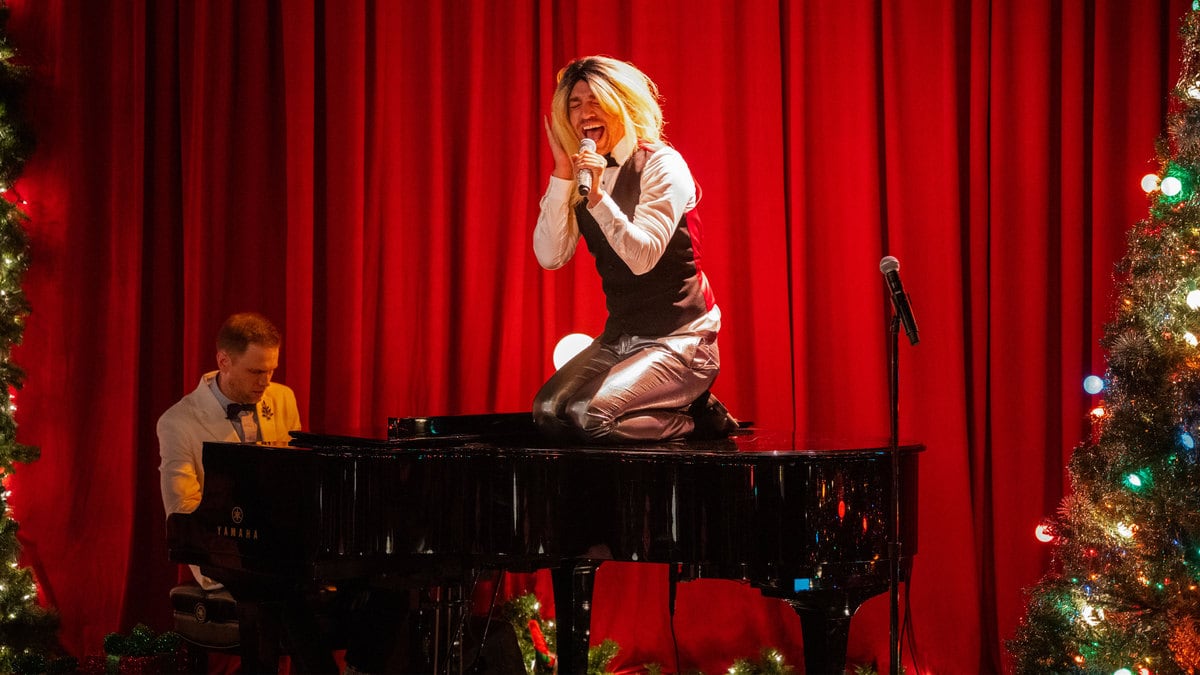 221124-Wilstein-Matt-Rogers-tease_b595vc