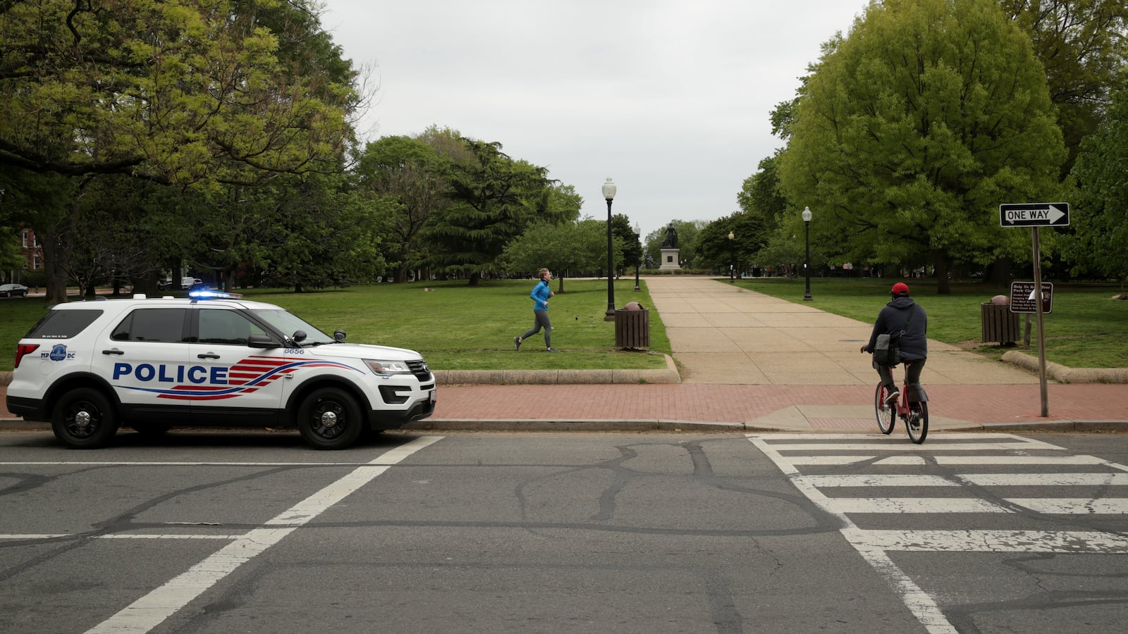 2020-04-28T204721Z_1216073489_RC2WDG9VXH6V_RTRMADP_3_HEALTH-CORONAVIRUS-USA_djr7fi