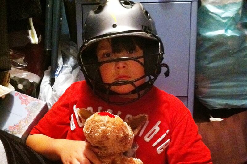 articles/2013/05/22/oklahoma-tornado-football-team-survivors-wore-helmets-so-should-you/130521-tornadohelmet-tease_jmr7su