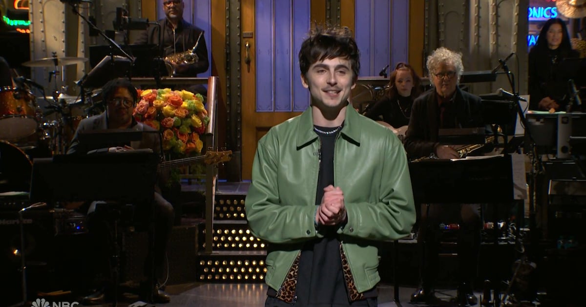 Timothée Chalamet Hosts 'SNL', Jokes About Award Snubs