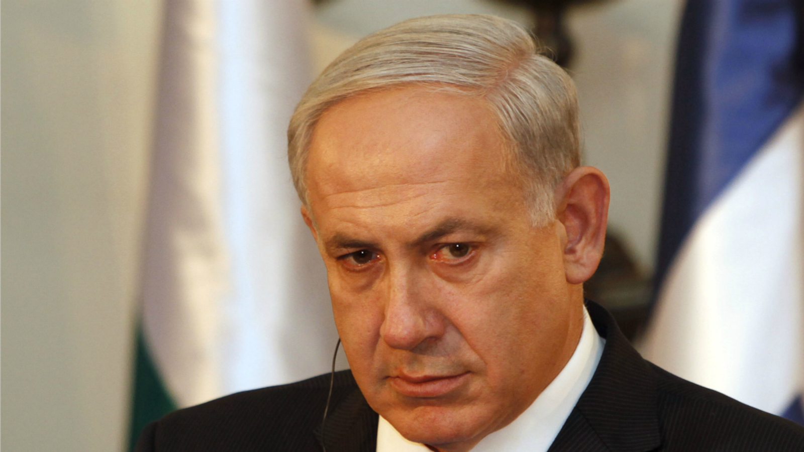 cheats/2012/09/16/netanyahu-urges-red-line-on-iran/bibi-iran-bomb-cheat_uspwgn