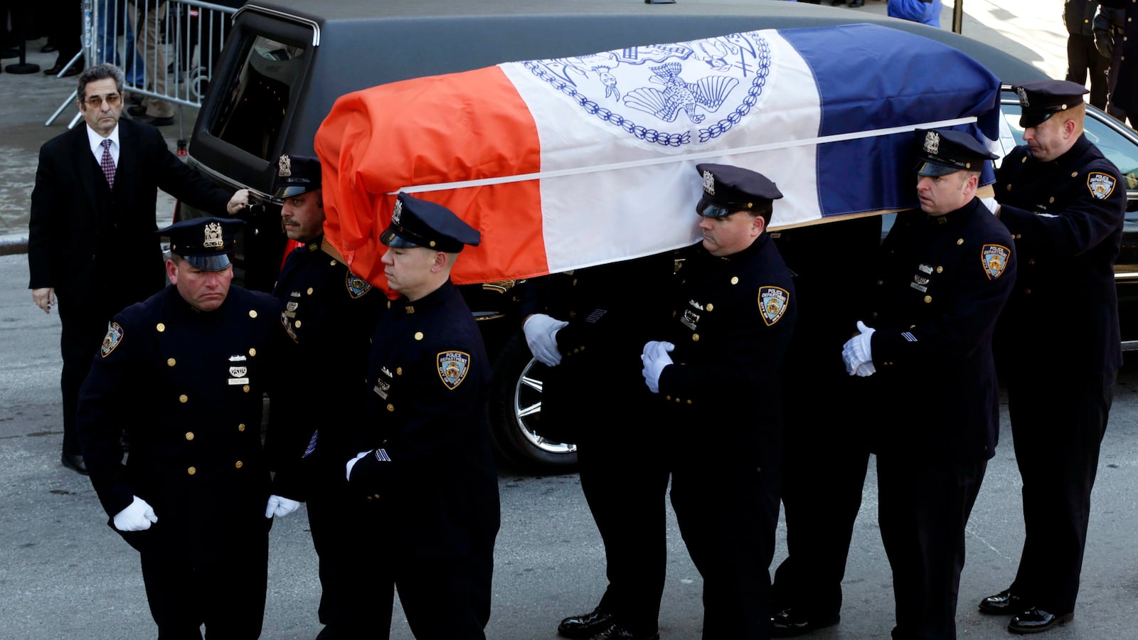 articles/2013/02/04/ed-koch-goes-out-in-style/130204-koch-funeral-cheat_ohoqzb