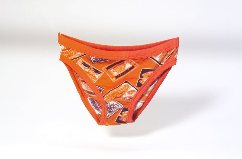 galleries/2011/08/20/the-museum-of-broken-relationships/break-up-museum-item11_w7lger