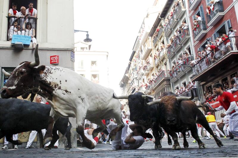 galleries/2015/07/12/spain-s-running-of-the-bulls-photos/150710-running-of-bulls-03_gdrgct
