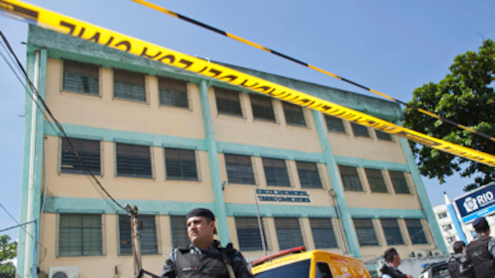 cheats/2011/04/07/gunman-kills-13-at-brazil-school/brazil-school-shooting_neyabn