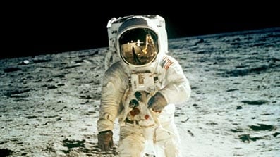 articles/2012/05/23/goodnight-moon/wrap-space-man-on-the-moon_kx7ilp