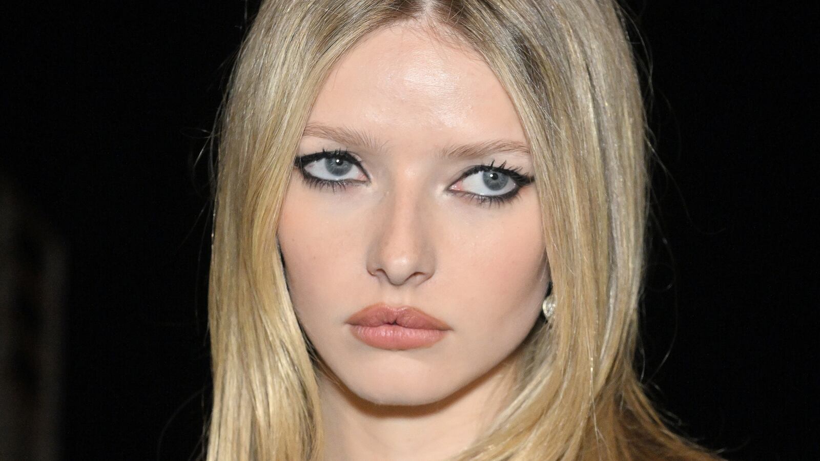 PARIS, FRANCE - JANUARY 24: Apple Martin attends the Chanel Haute Couture Spring Summer 2023 show as part of Paris Fashion Week on January 24, 2023 in Paris, France. (Photo by Stephane Cardinale - Corbis/Corbis via Getty Images)