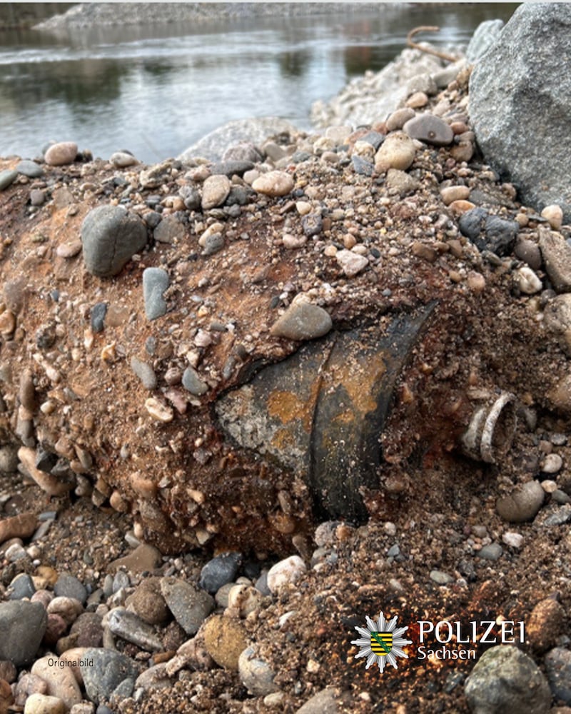 A chunk of central Dresden was cleared out Wednesday morning after a 550-pound British World War II bomb was found near a busy bridge.