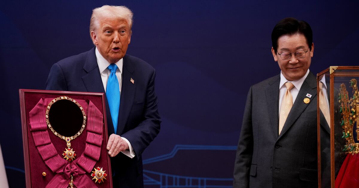 Trump Lusts Over More Gold as South Korea Crowns Him in Bling